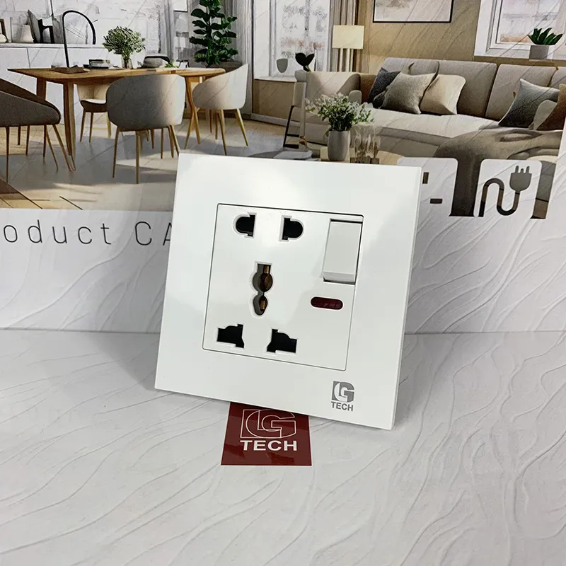 Ổ cắm điện đơn đa chuẩn có công tắc an toàn LG Tech LG-F21-021 - 4
