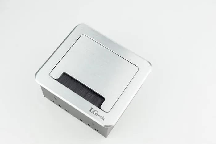 Ổ cắm âm bàn làm việc cao cấp LG Tech LG-AS2107-SA - 4