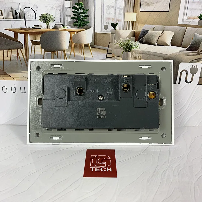 Ổ cắm điện đôi có công tắc 3 chấu đa năng LG Tech LG-F21-065 - 5