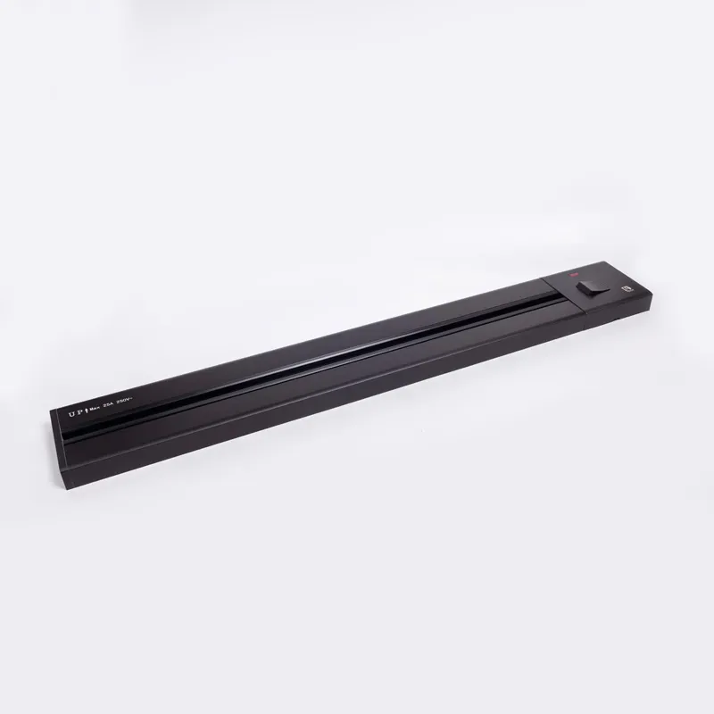 Thanh ray ổ điện nổi màu đen 25A 5500W LG Tech - Thế hệ một - 2
