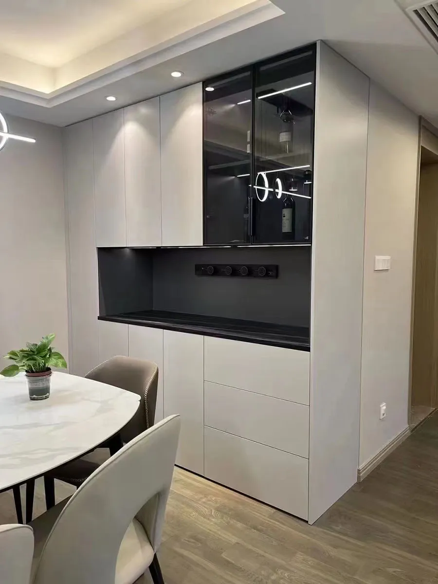 Thanh ray ổ điện nổi màu đen 25A 5500W LG Tech - Thế hệ một - 9
