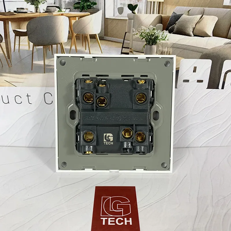 Mặt sau công tắc 2 chiều đôi vuông màu trắng LG Tech LG-F21-002N