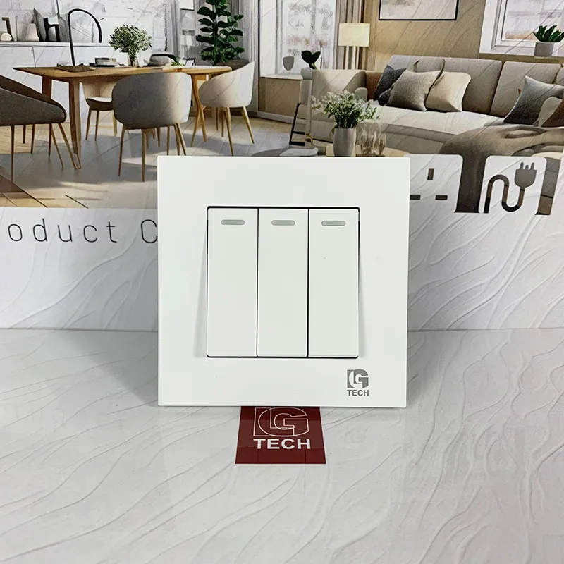 Công tắc điện 3 cực cho cầu thang màu trắng LG Tech LG-F21-003N