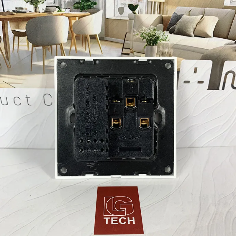 Ổ điện 5 chấu có cổng Type C 18W và USB 5v/3.1A sạc nhanh LG-F21-150F - 5
