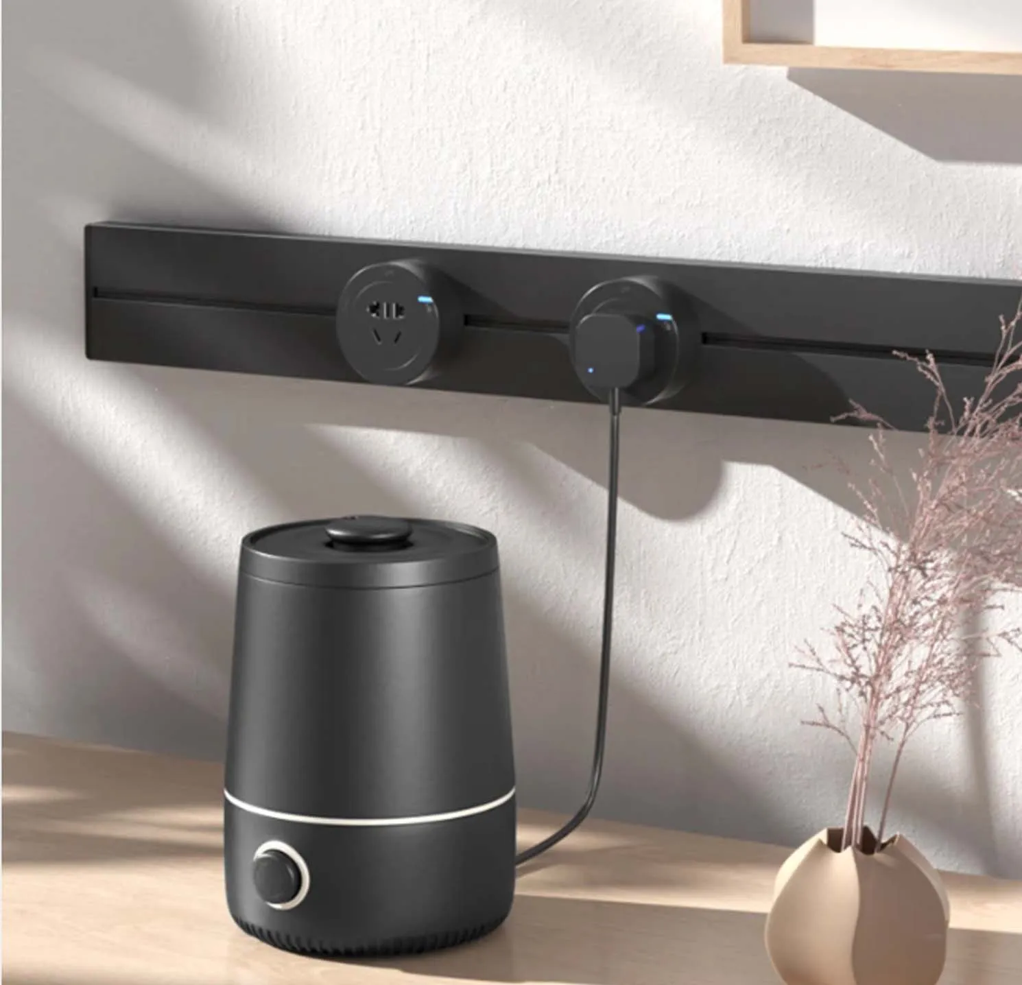 Ổ điện rời gắn thanh ray 3 chân LG Tech màu đen LG-GD10-07B - Thế hệ hai - 6