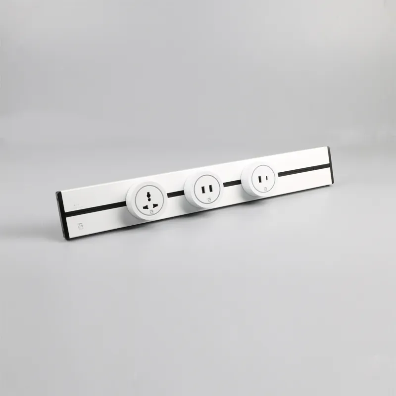 Ổ cắm điện đa năng 3 chấu cho thanh ray màu trắng LG-GD10-07W kết hợp cùng ổ cắm ray trượt