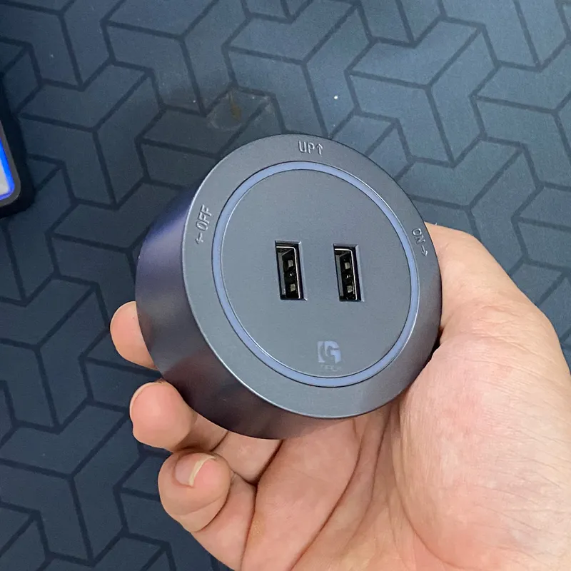 Ổ cắm đa năng 2 cổng USB cho thanh ray màu ghi LG-GD10-04Gr - Thế hệ hai - 4