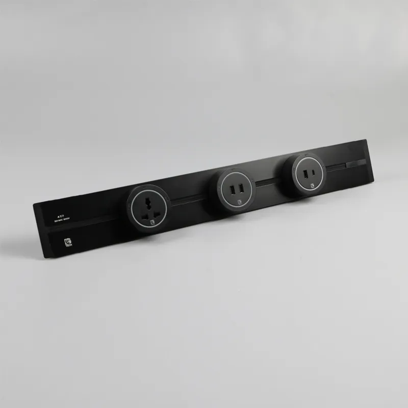 Ổ cắm điện cổng sạc Type C cho thanh ray sạc nhanh 18W LG-GD10-06B kết hợp với ổ cắm ray trượt