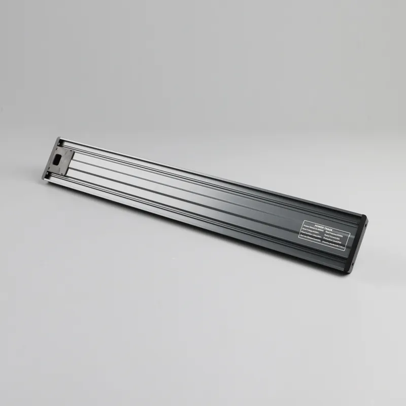 Ổ cắm thanh ray nổi màu ghi 32A 8000W LG Tech - Thế hệ hai - 5