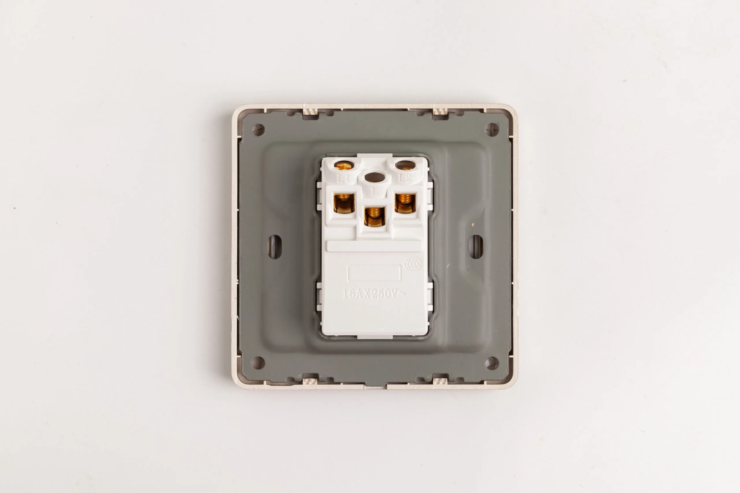 Công tắc điện đôi 2 chiều mạ vàng, chuẩn vuông LG Tech mã LG-C60-002N - 2