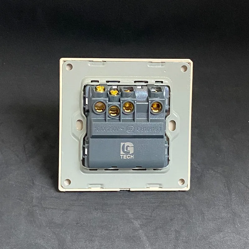 Công tắc điện ba 1 chiều, chuẩn vuông, viền vàng nhân đen LG Tech mã LG-F71G-003 - 2