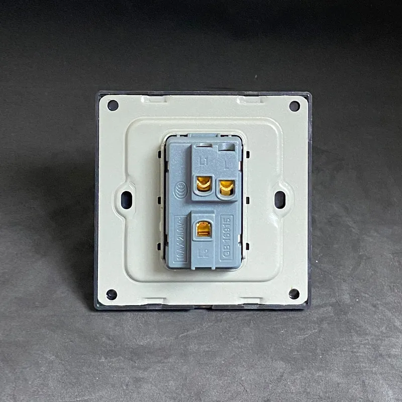 Công tắc điện đơn 2 chiều, chuẩn vuông, viền vàng nhân đen LG Tech mã LG-F71G-001N - 2