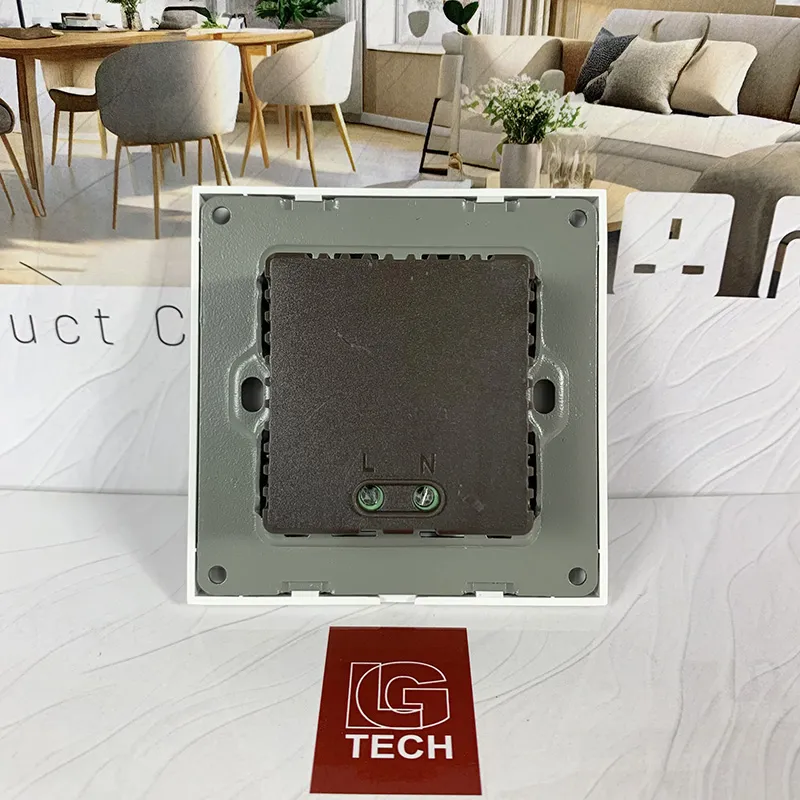 Mặt sau ổ cắm USB 2 cổng 5V/2.1A LG Tech LG-F21-033