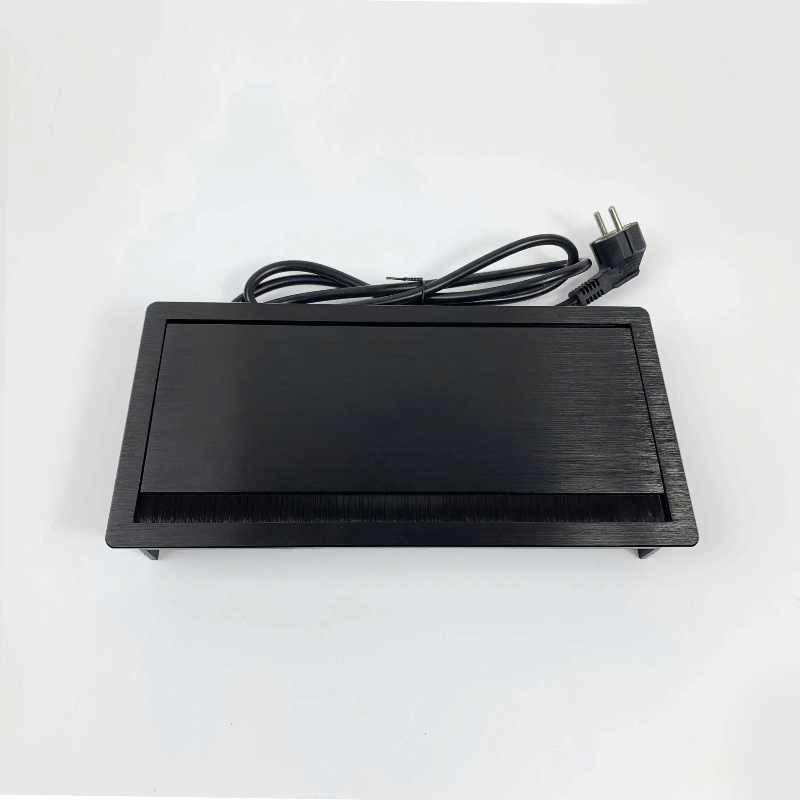 Ổ cắm âm bàn chuẩn EU LG Tech LG-LP800E6