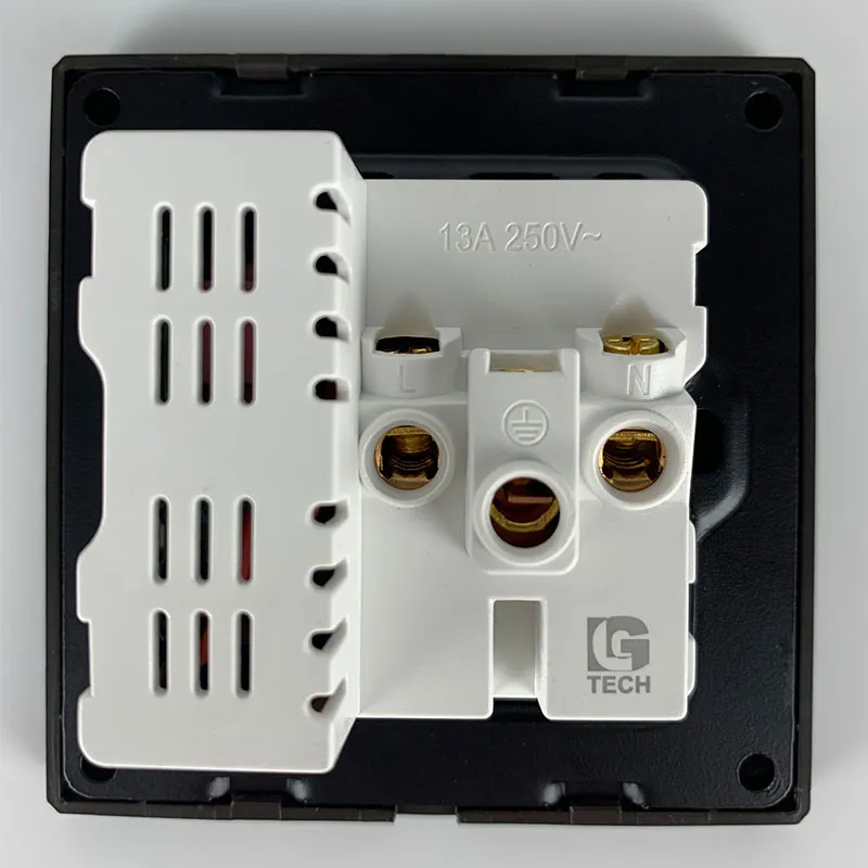 Ổ cắm điện âm tường có cổng USB và Type-c sạc 10W LG Tech LG-B21-150 - 7